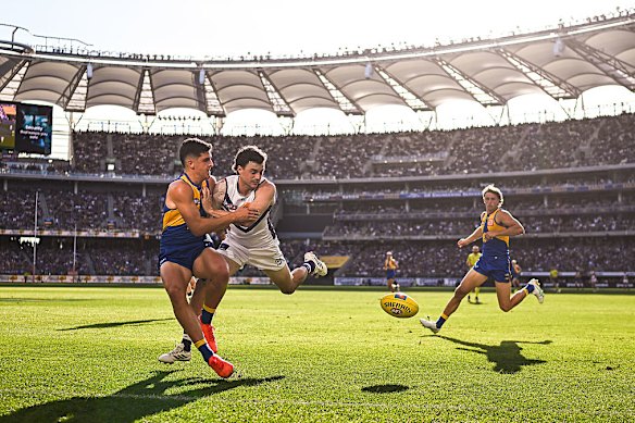 Jordan Clark had 27 disposals and 11 score involvements on his way to winning the Glendinning-Allen Medal during the first Western Derby of the year in round six. 