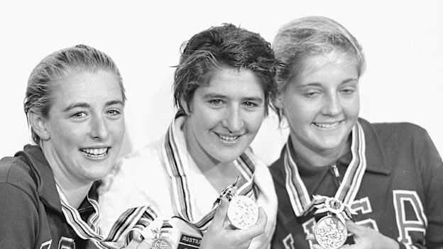 Dawn Fraser (centre). 