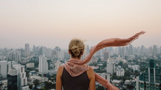 Less than half of young women know when fertility declines: study