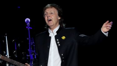 Paul Mccartney Brings Surprise Guest Ringo Starr To Sold