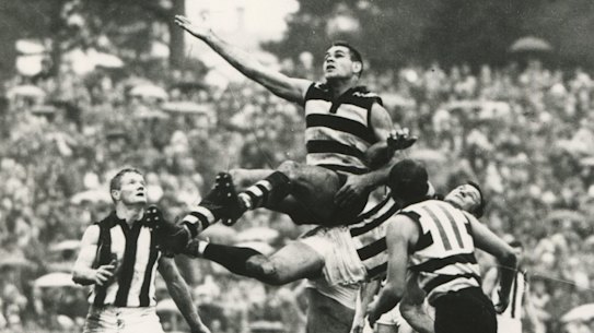 Graham 'Polly' Farmer in action for Geelong in the 1960s.