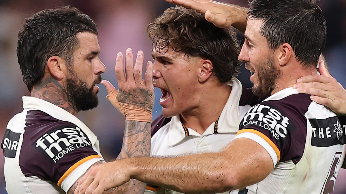 Walsh ‘like’ deleted as fear of Broncos revolt laid bare