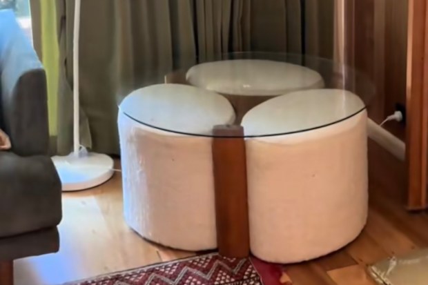 The retro table and chairs set used to host fondue parties owned by Tiktok influencer Bec Brewin.
