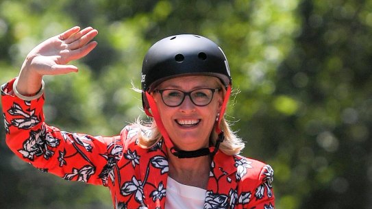 Melbourne lord mayor Sally Capp and the new Uber-run dockless e-bike, Jump. 
