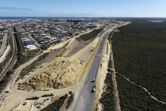 The Mitchell Freeway extension from Hester Avenue to Alkimos opened on 10 July 2023.