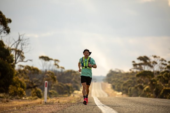Chris Turnbull running across Australia in 2023.