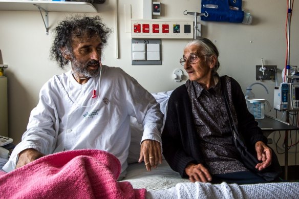Effie visits son Stephen in The Alfred Hospital.