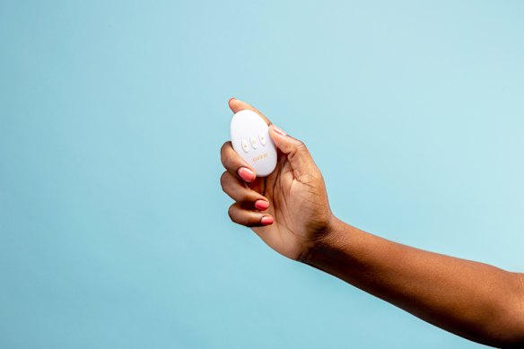 Ovira’s website claims its wearable device “stops your period pain instantly” and can also be used to relieve secondary menstrual pain due to conditions like endometriosis.