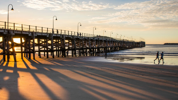 Mystery clues discovered near human remains on NSW beach