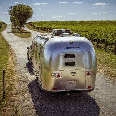 Nagambie’s Mitchelton Airstream Hotel offers an adults-only glamping
set-up with all the attributes
of a boutique hotel.