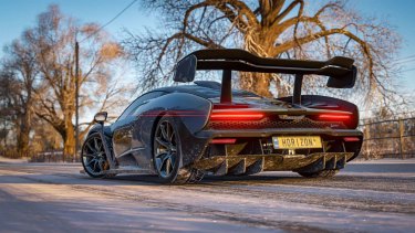 Seasons change once every real-world week in Forza Horizon 4, adding to an already staggering amount of variety.