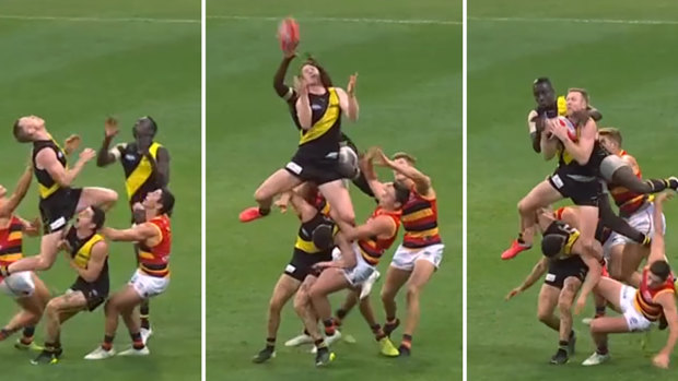 Jack Riewoldt takes his spectacular mark.