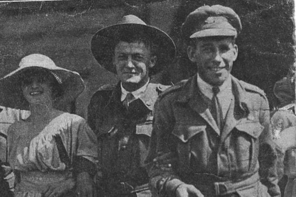 Jack Hayes, centre, being welcomed home in Australia on February 15, 1919.