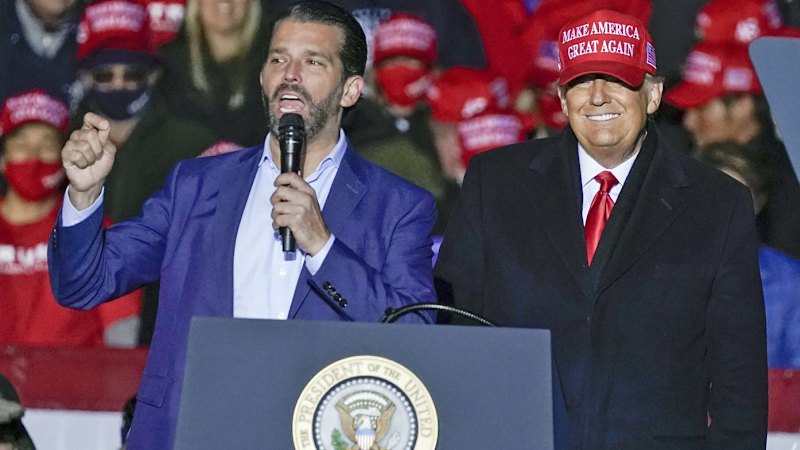 Trump Jr meets attendees at Republican convention amid claims of no inside information