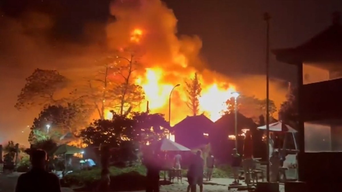 Fire destroys popular Bali restaurant