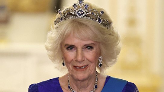 Queen Camilla wearing the sapphire tiara, necklace and earrings at a Buckinham House state dinner for South African President Cyril Ramaphosa. the tiara was last worn by Queen Elizabeth in public at a state dinner for Colombian President Juan Manuel Santos in 2016.