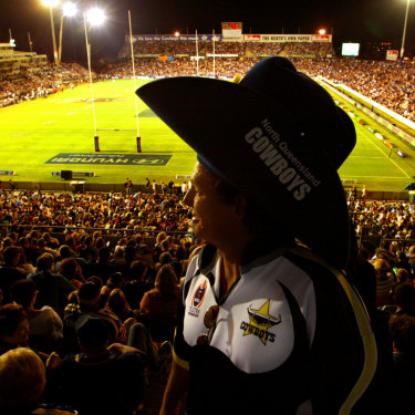 A capacity crowd for the Queensland derby against the Broncos in 2004.