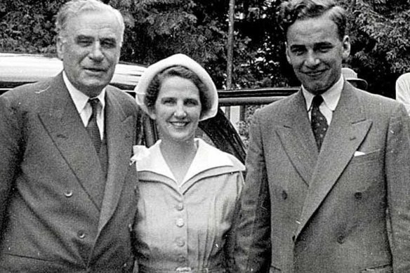 Dame Elisabeth Murdoch pictured with her husband, Sir Keith, and son, Rupert, around 1950.