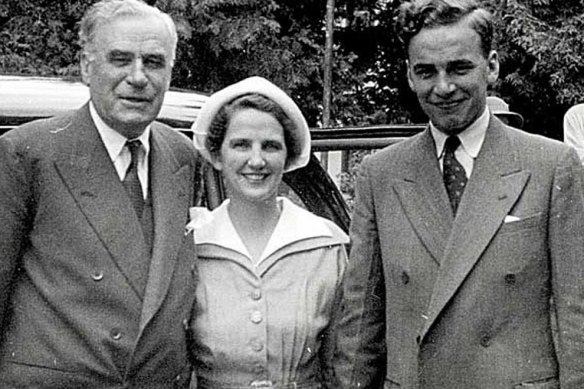 Keith Murdoch, with his wife Elisabeth and son Rupert, pictured around 1950.