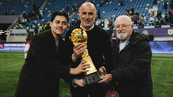 Kevin Muscat with son James and father David.
