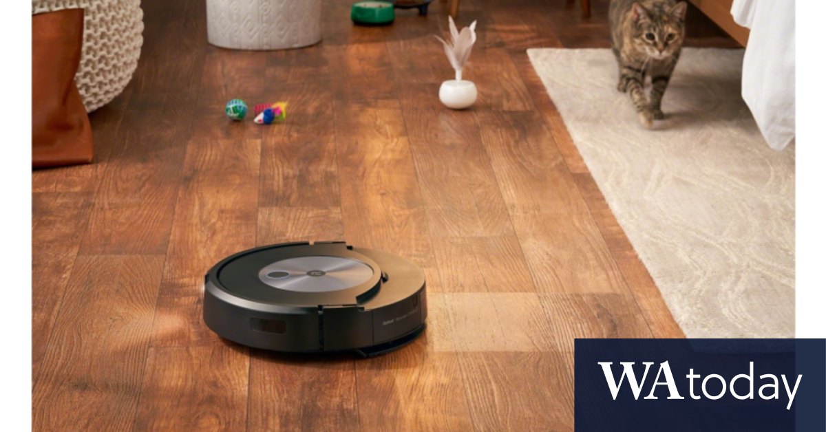 This robot vacuum takes photos as it cleans thumbnail