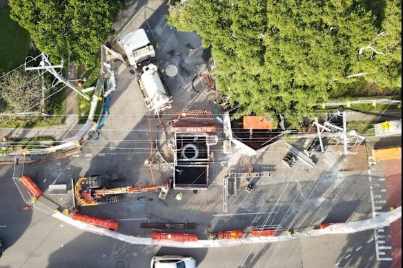 A worker has died after being struck by a car at a job site in Brisbane on Friday morning. 