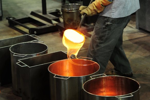 Create your own vase at the Canberra Glassworks.