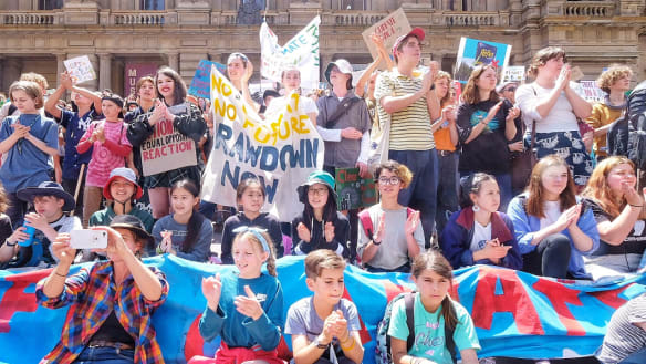 Thousands of schoolchildren join Melbourne climate rally