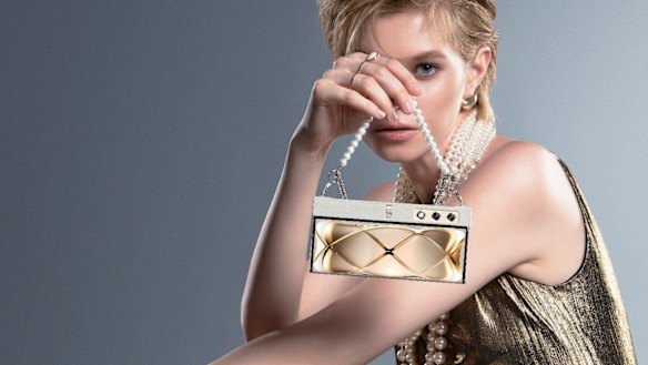 Honor has partnered with designers and artists from around the world to create its virtual bags.