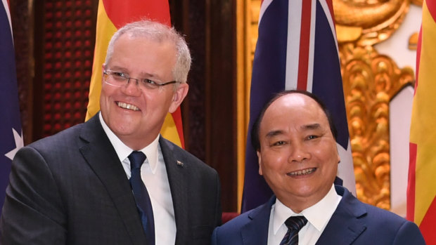Prime ministers Scott Morrison and Nguyen Xuan Phuc in Vietnam