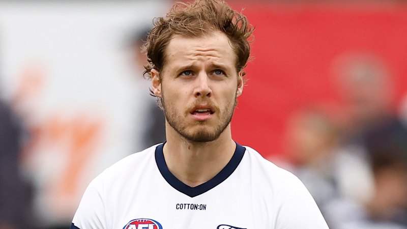 Geelong Hall-of-Famer challenges club over concussion waiver after AFL asks for explanation