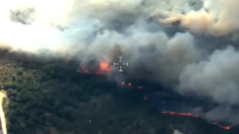 Opozorilo služb za pomoč ob požaru, ki se približuje domovom v bližini Pertha