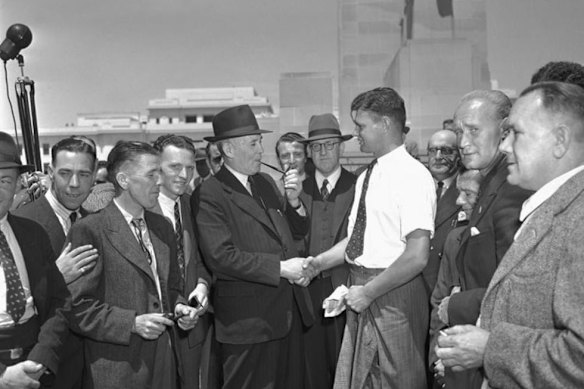 Prime Minister Ben Chifley greeted arrivals outside Old Parliament House in Canberra in 1947.