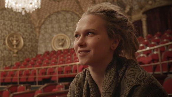 Taking on an experiment to review every theatre production in Estonia in 12 months: Alissija Jevtjukova in A Year Full Of Drama.