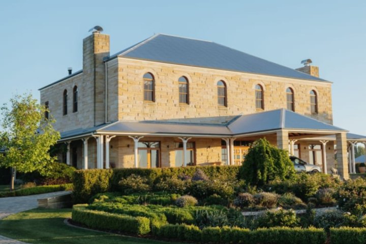 Rhyanna Park includes a six-bedroom homestead available for hire.