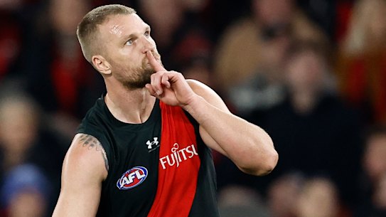 Jake Stringer could land at his third club as the Giants show interest in the 30-year-old. 