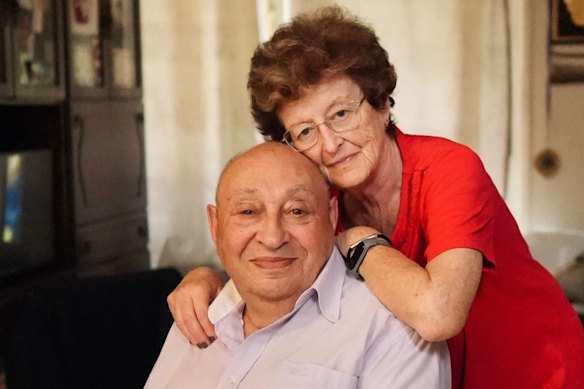 Alex Kleytman e sua esposa Larisa. Seu último ato foi protegê-la dos homens armados de Bondi.