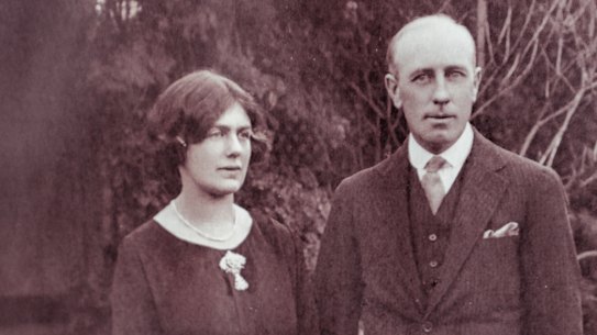 Joan Lindsay and Sir Daryl Lindsay.