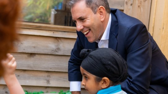 Jim Chalmers MP and Jodi Belyea MP at the Goodstart Early Learning Carrum Downs in Frankston.