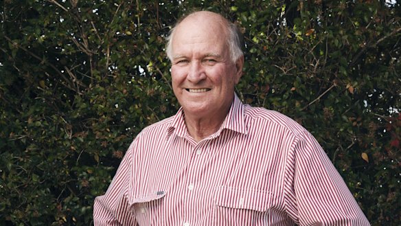Former crossbencher Tony Windsor says he has not experienced momentum for independents like he is now.