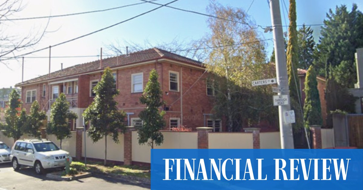 afr.com - Michael Bleby - In an inline sale of 8 units, one vendor managed to get $50,000 extra