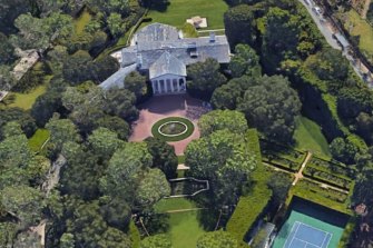 Jeff Bezos Sets Record Splurging Out On 245 Million Beverly Hills Home