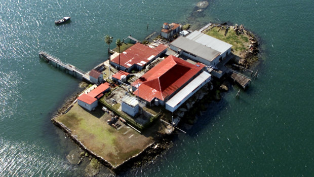 Between the wars Snapper Island was converted into a youth nautical training facility, its surface flattened by rock-blasting, and stone seawalls sculpted to create the shape of a ship.