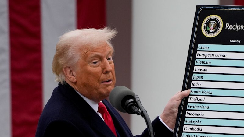 Australia dodges tariff increase as Trump keeps rate at 10 per cent