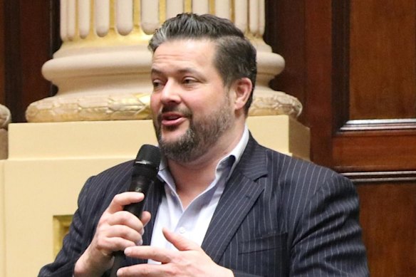 O parlamentar de Ringwood, Will Fowles, diz que nada mudou no Hospital Maroondah desde que as promessas foram feitas há oito anos.