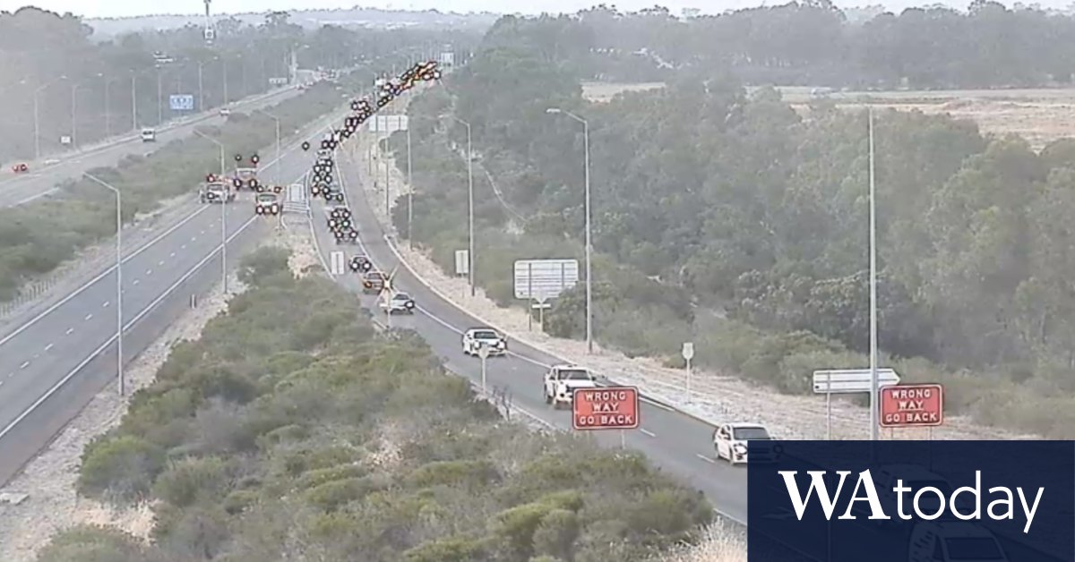 Kwinana Freeway fatal crash Perth traffic chaos after part of freeway