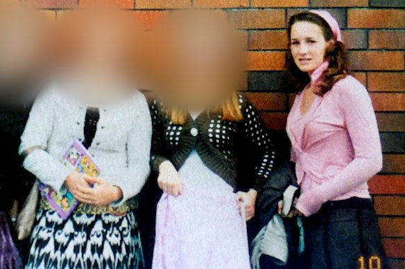 Lindy Jacomb (then Simmons) as a member of the Brethren.