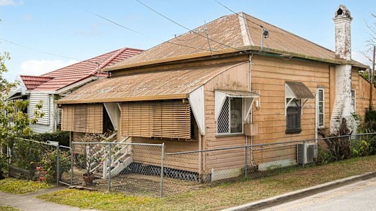 The house at 28 Saint Osyth Street, Toowong, sold under the hammer at the weekend.