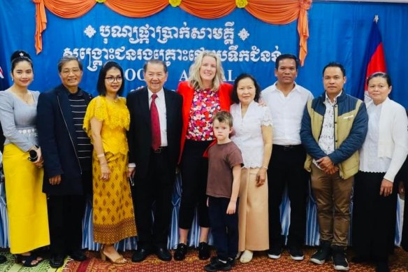 Seng Sary, third from the right, in a group photo with soon-to-minister Clare O’Neil, centre, in 2022. 