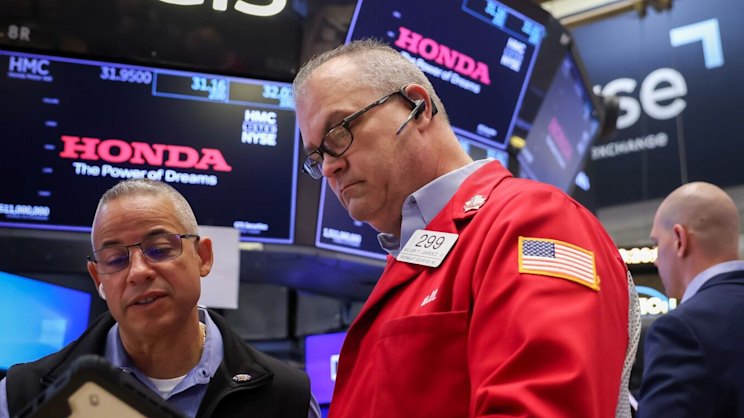 smh.com.au - Stan Choe - ASX eyes gains after wild night on markets; Oil prices climb
